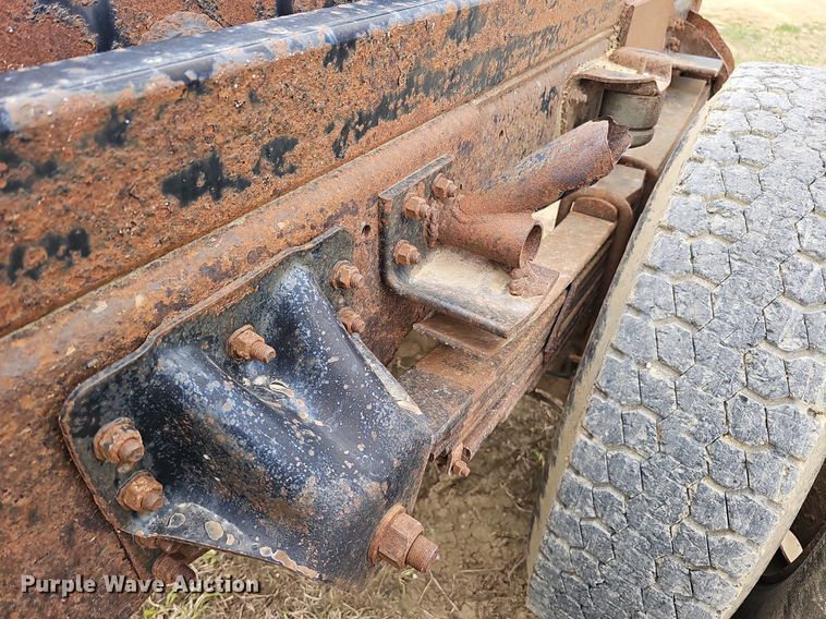 image for item DO4336 1999 Chevrolet C7500  hook lift truck