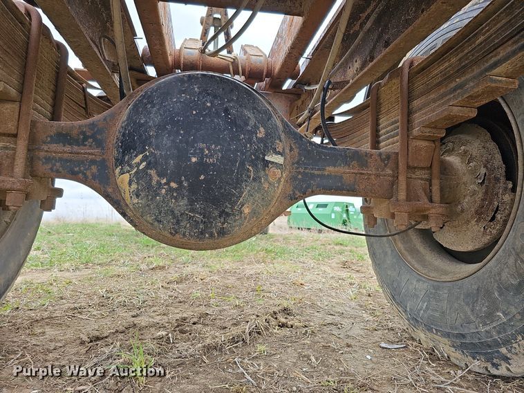 image for item DO4336 1999 Chevrolet C7500  hook lift truck