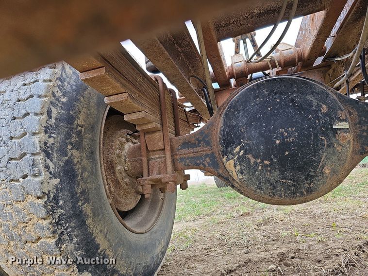 image for item DO4336 1999 Chevrolet C7500  hook lift truck