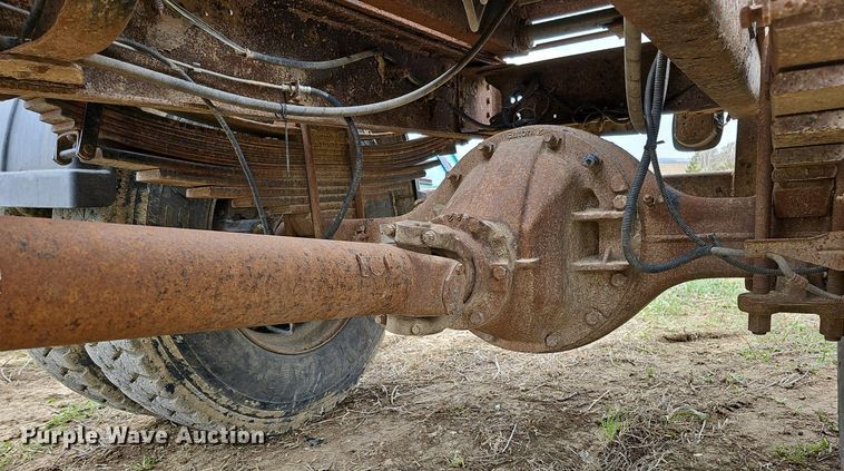 image for item DO4336 1999 Chevrolet C7500  hook lift truck