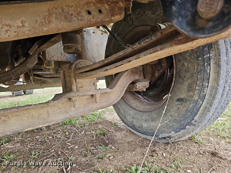 image for item DO4336 1999 Chevrolet C7500  hook lift truck