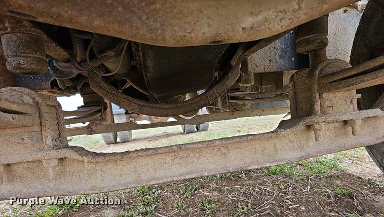 image for item DO4336 1999 Chevrolet C7500  hook lift truck