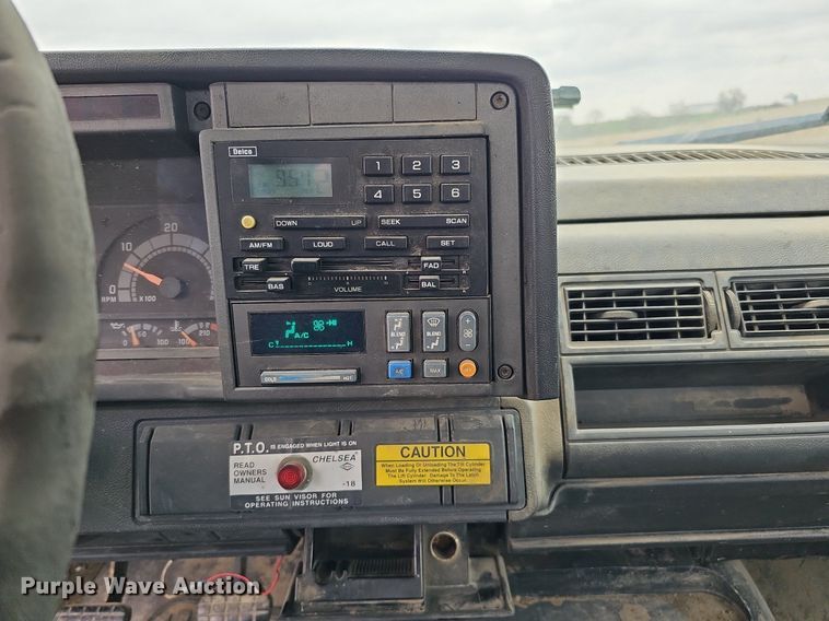 image for item DO4336 1999 Chevrolet C7500  hook lift truck