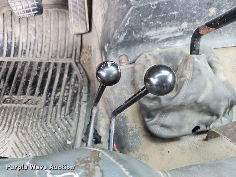 image for item DO4336 1999 Chevrolet C7500  hook lift truck