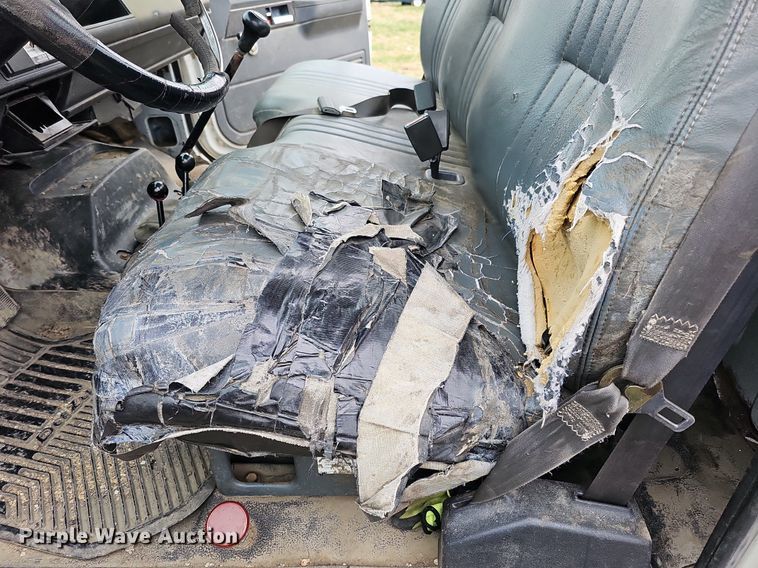 image for item DO4336 1999 Chevrolet C7500  hook lift truck