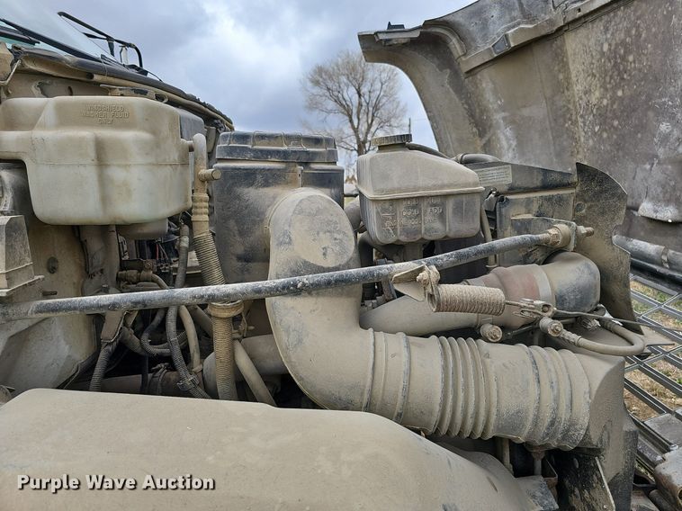 image for item DO4336 1999 Chevrolet C7500  hook lift truck