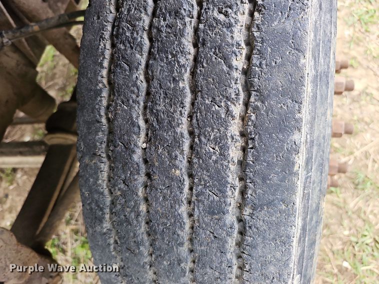 image for item DO4336 1999 Chevrolet C7500  hook lift truck