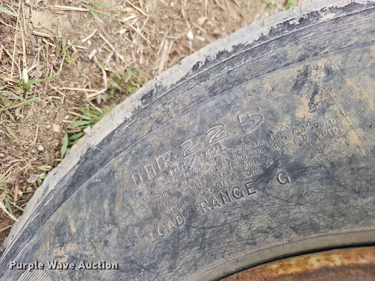 image for item DO4336 1999 Chevrolet C7500  hook lift truck