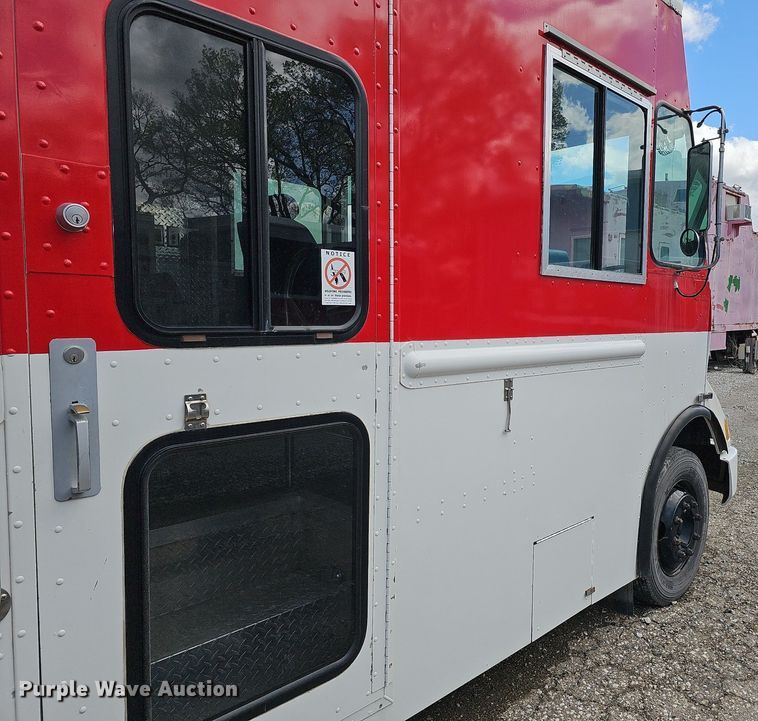 image for item DO4338 1993 Chevrolet P6S  emergency response vehicle