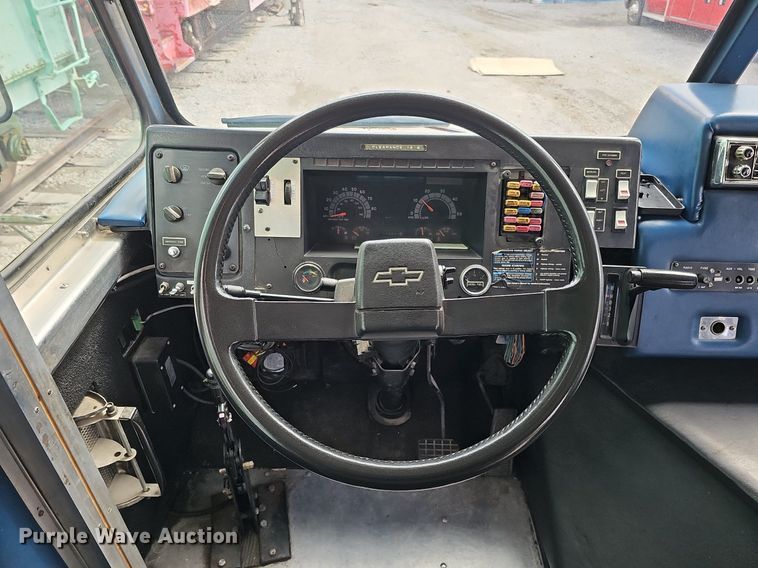 image for item DO4338 1993 Chevrolet P6S  emergency response vehicle