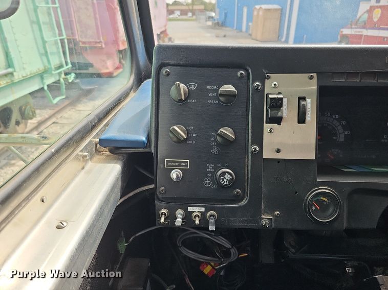 image for item DO4338 1993 Chevrolet P6S  emergency response vehicle