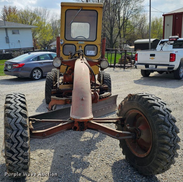 image for item DO4364 Allis-Chalmers D  rigid frame motor grader