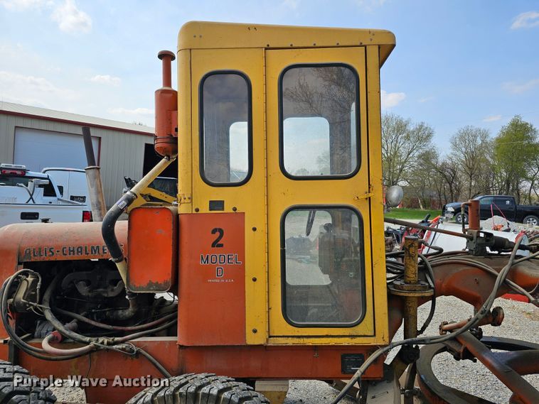 image for item DO4364 Allis-Chalmers D  rigid frame motor grader