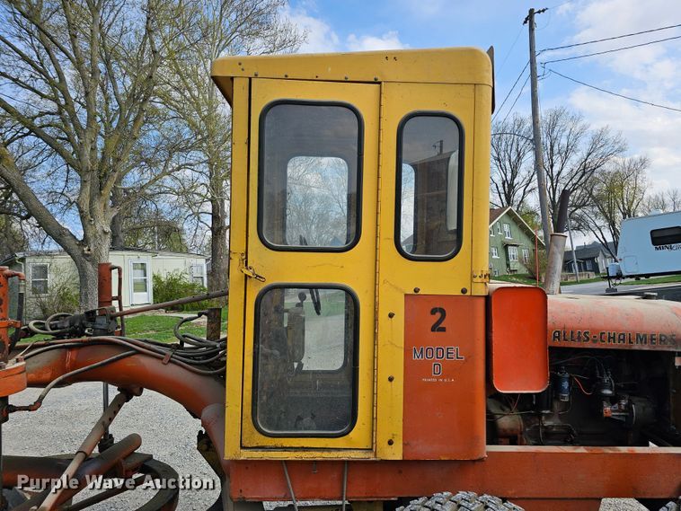 image for item DO4364 Allis-Chalmers D  rigid frame motor grader