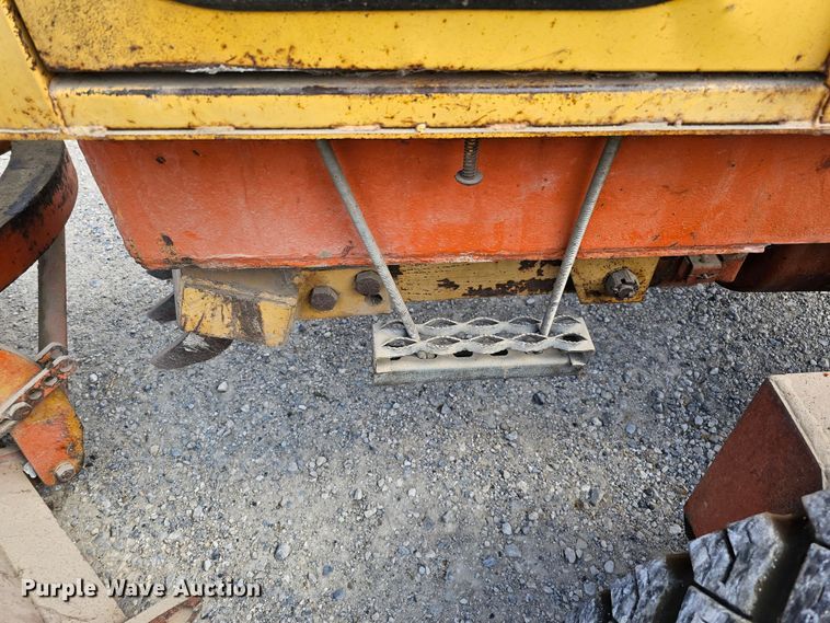 image for item DO4364 Allis-Chalmers D  rigid frame motor grader