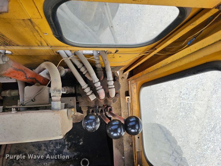 image for item DO4364 Allis-Chalmers D  rigid frame motor grader