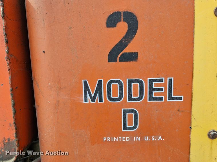 image for item DO4364 Allis-Chalmers D  rigid frame motor grader