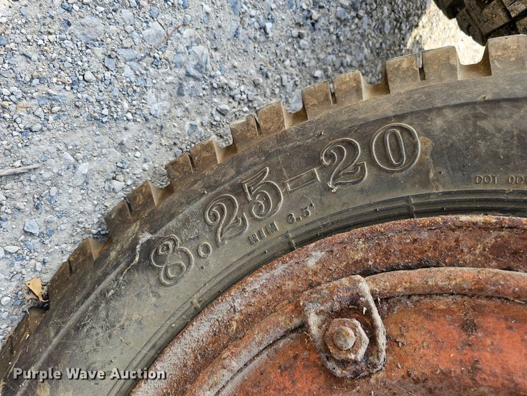 image for item DO4364 Allis-Chalmers D  rigid frame motor grader