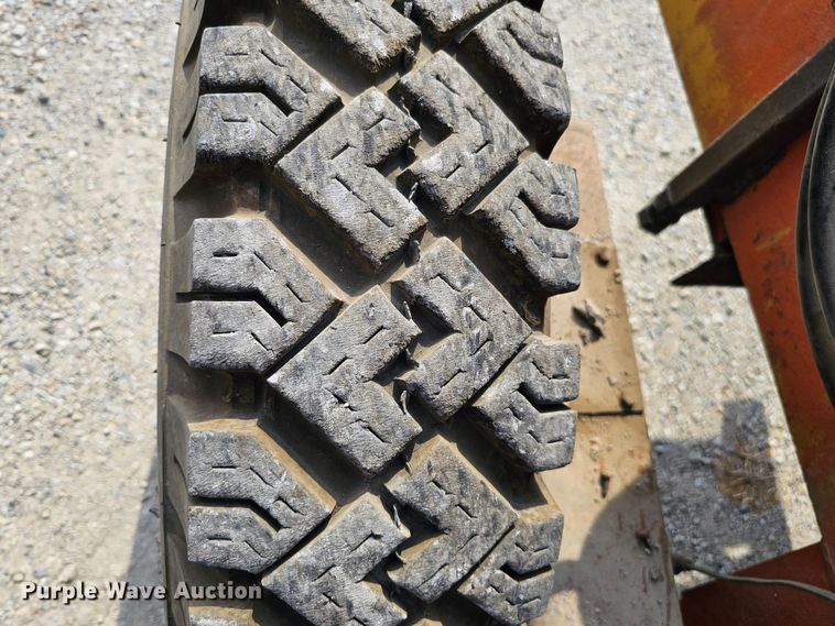 image for item DO4364 Allis-Chalmers D  rigid frame motor grader