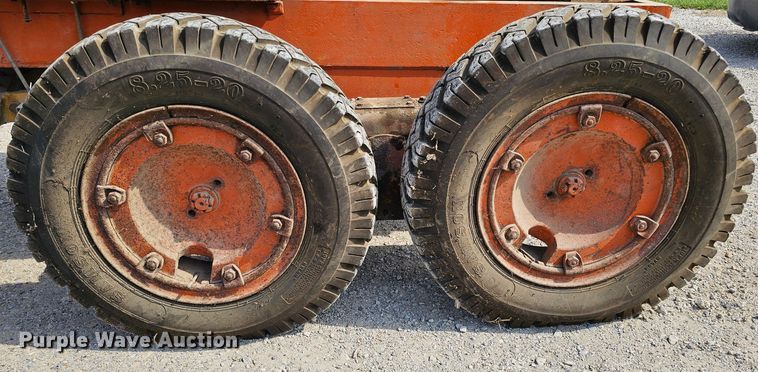 image for item DO4364 Allis-Chalmers D  rigid frame motor grader