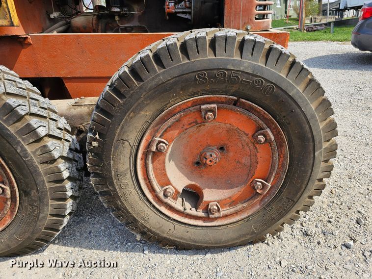 image for item DO4364 Allis-Chalmers D  rigid frame motor grader