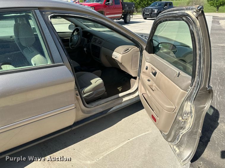 image for item DO4949 2007 Ford Taurus