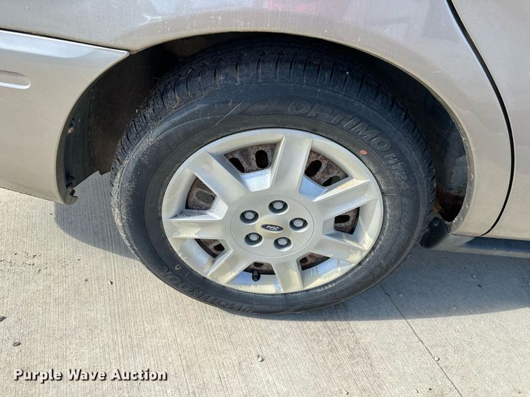 image for item DO4949 2007 Ford Taurus