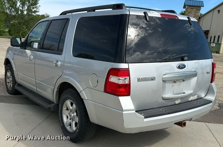 image for item DO4951 2010 Ford Expedition  SUV