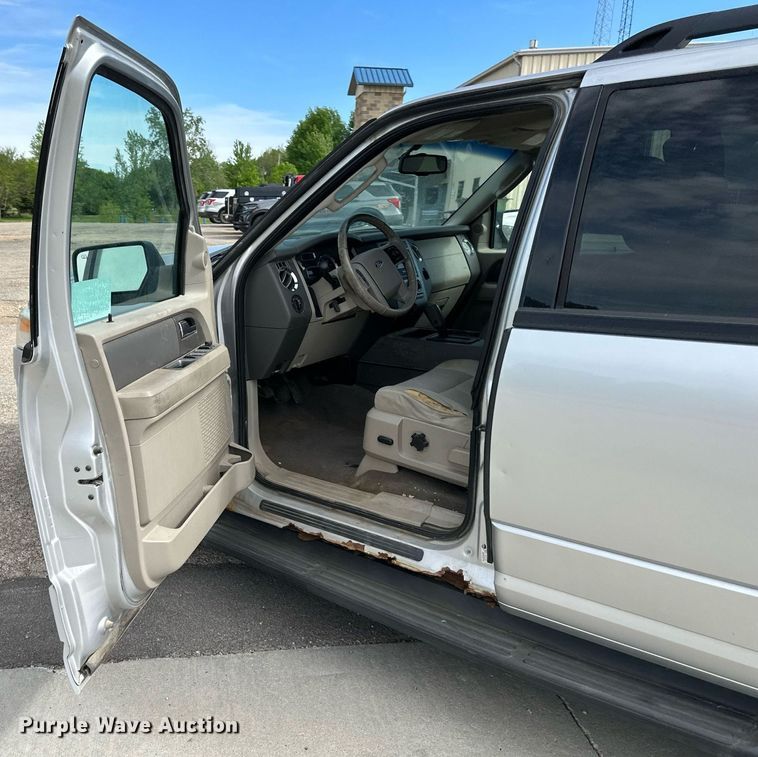 image for item DO4951 2010 Ford Expedition  SUV