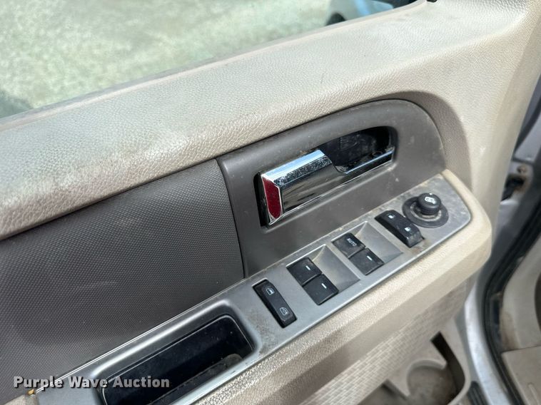 image for item DO4951 2010 Ford Expedition  SUV
