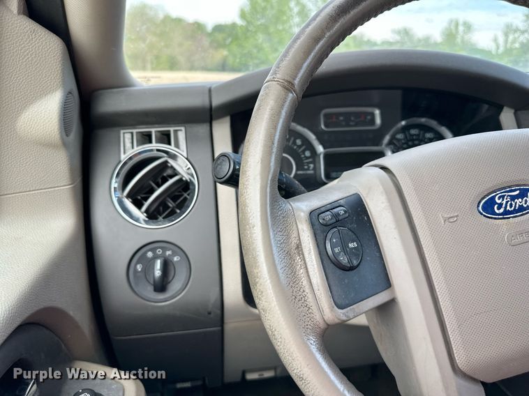 image for item DO4951 2010 Ford Expedition  SUV