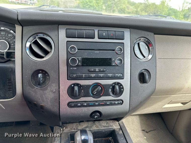 image for item DO4951 2010 Ford Expedition  SUV