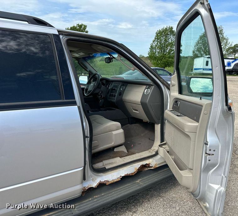 image for item DO4951 2010 Ford Expedition  SUV