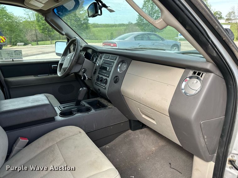 image for item DO4951 2010 Ford Expedition  SUV