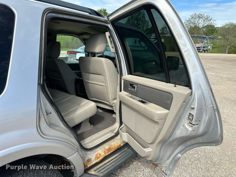 image for item DO4951 2010 Ford Expedition  SUV