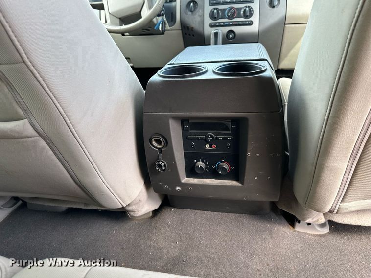 image for item DO4951 2010 Ford Expedition  SUV