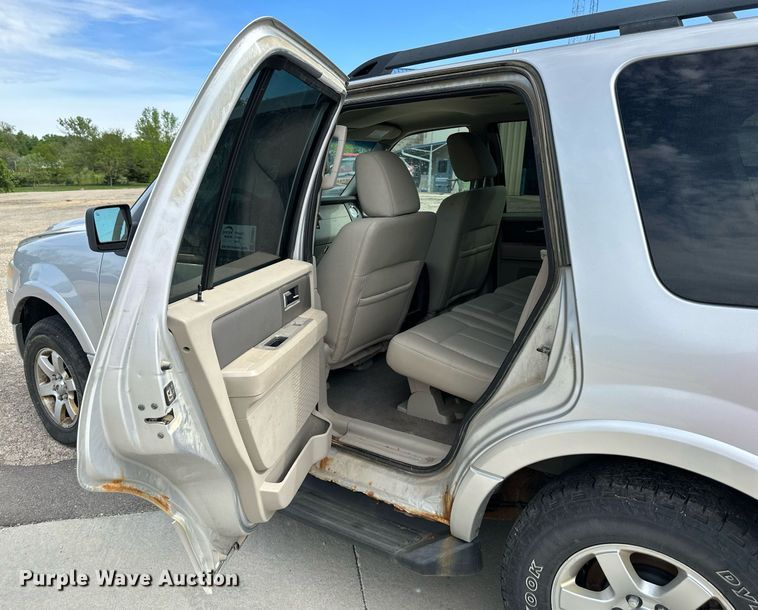 image for item DO4951 2010 Ford Expedition  SUV
