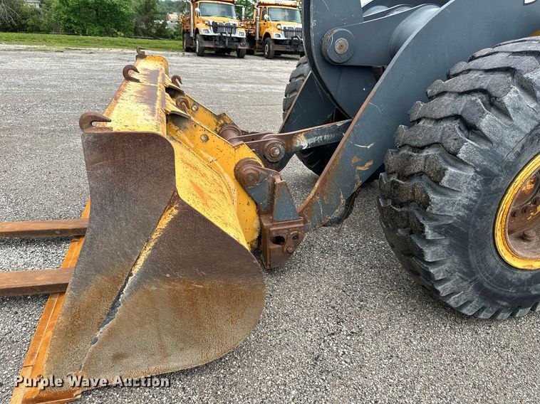 image for item DO4989 2005 John Deere 544J  wheel loader