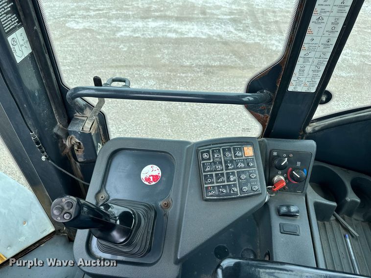 image for item DO4989 2005 John Deere 544J  wheel loader