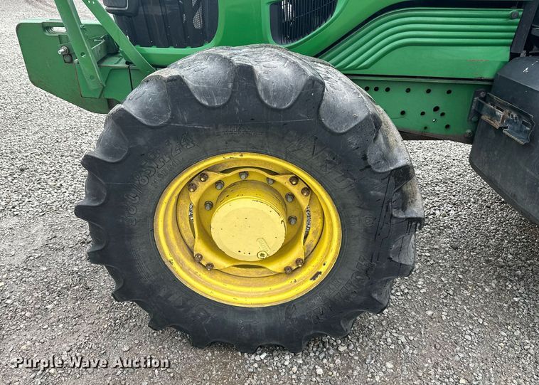 image for item DO5000 2009 John Deere 7130S  MFWD tractor