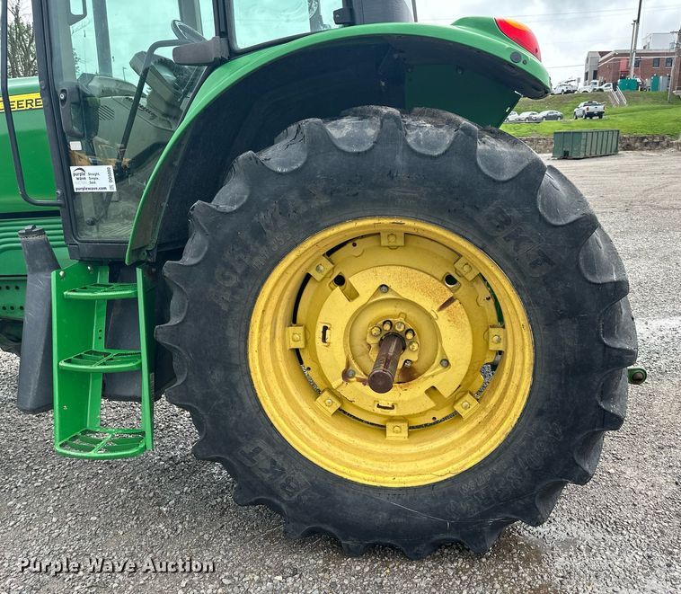 image for item DO5000 2009 John Deere 7130S  MFWD tractor