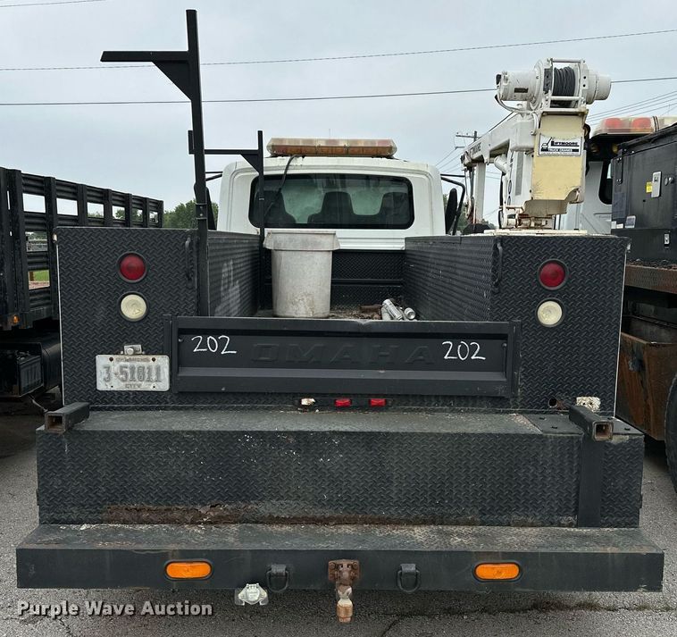 image for item DP3092 2002 International 4300  utility / service truck