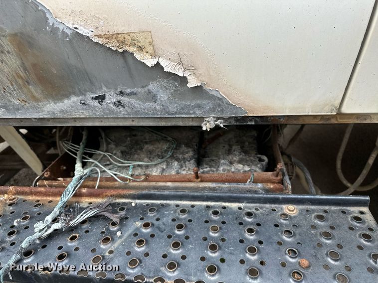 image for item DP3092 2002 International 4300  utility / service truck