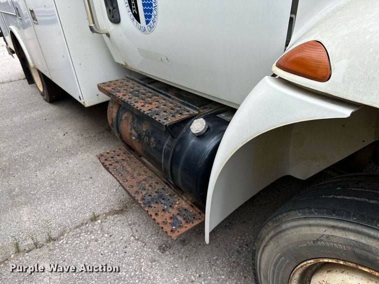 image for item DP3092 2002 International 4300  utility / service truck