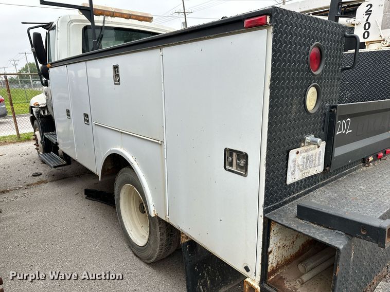 image for item DP3092 2002 International 4300  utility / service truck