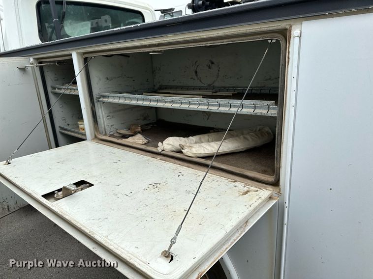 image for item DP3092 2002 International 4300  utility / service truck