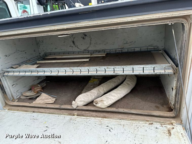 image for item DP3092 2002 International 4300  utility / service truck