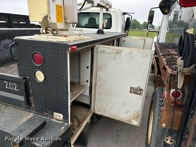 image for item DP3092 2002 International 4300  utility / service truck