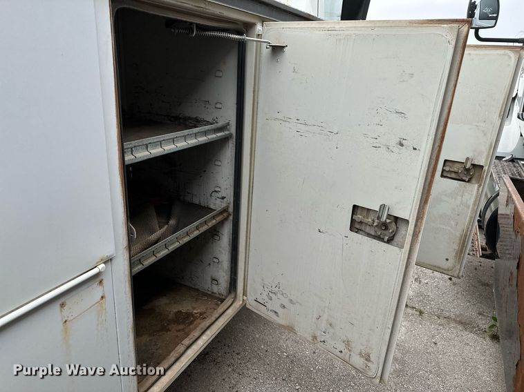 image for item DP3092 2002 International 4300  utility / service truck