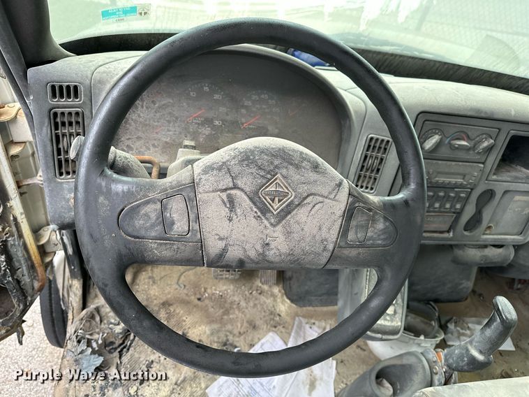 image for item DP3092 2002 International 4300  utility / service truck